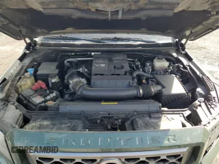 2022 Nissan Frontier Pro-4X z VIN 1N6ED1EK4NN687307, wystawiony jako Copart lot #56489915 z przebiegiem 24 007 mil mil oraz Szkoda całkowita • Salvage title. Historia ofert i sprzedaży dostępna na DreamBid. Obrazek 11.