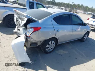 2019 Nissan Versa SV z VIN 3N1CN7AP5KL869205, wystawiony jako IAAI lot #41883310 z przebiegiem 96 317 mil mil oraz . Historia ofert i sprzedaży dostępna na DreamBid. Obrazek 4.