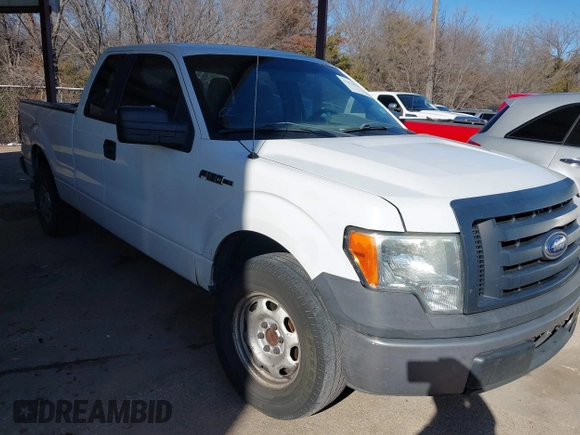 2011 Ford F-150 XL with VIN 1FTFX1CF7BFA08141, listed as a IAAI auction lot 41476136 with 275,803 mi miles. Bid and sale history available at carsss.com. Image 1.