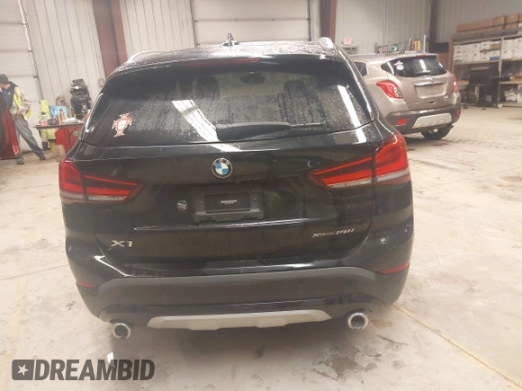 2021 BMW X1 xDrive28i with VIN WBXJG9C00M5T76421, listed as a IAAI auction lot 41918429 with 29,971 mi miles. Bid and sale history available at carsss.com. Image 17.