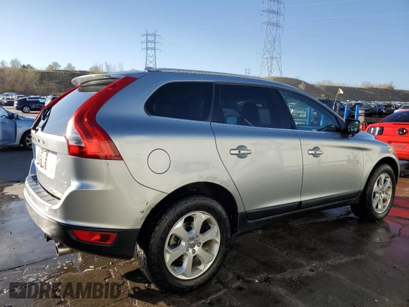 2013 Volvo XC60 3.2L with VIN YV4952DZ4D2393442, listed as a Copart auction lot 52545825 with 100,129 mi miles and Salvage Title. Bid and sale history available at carsss.com. Image 3.
