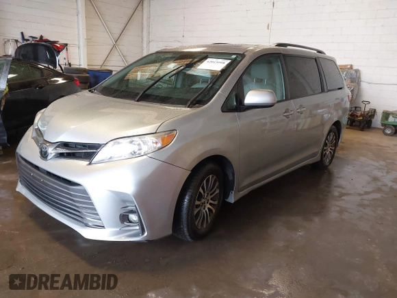 2019 Toyota Sienna XLE Auto Access Seat with VIN 5TDYZ3DC5KS977780, listed as a IAAI auction lot 42015998 with 100,387 mi miles. Bid and sale history available at carsss.com. Image 17.