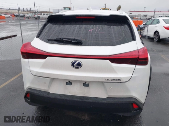 2022 Lexus UX 250h z VIN JTHX9JBH5N2056118, wystawiony jako IAAI lot #41538359 z przebiegiem 32 699 mil mil oraz . Historia ofert i sprzedaży dostępna na DreamBid. Obrazek 17.