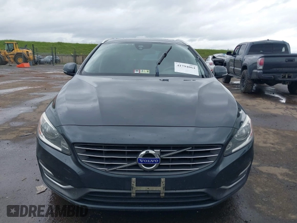 2015 Volvo V60 T5 Drive-E Premier with VIN YV126MEB5F1208042, listed as a IAAI auction lot 41794064 with 118,872 mi miles. Bid and sale history available at carsss.com. Image 6.