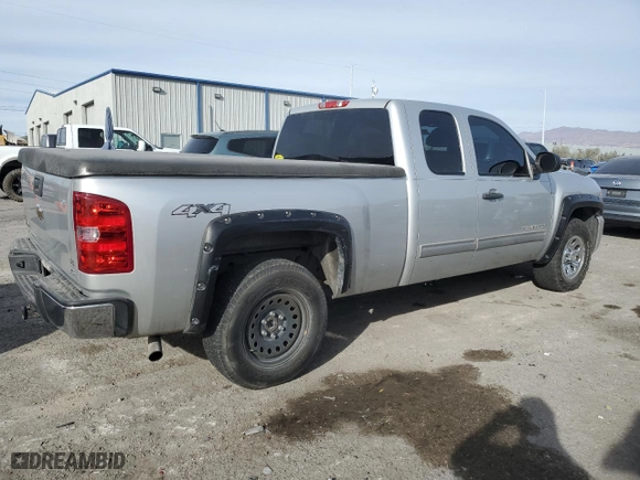 2011 Chevrolet Silverado 1500 LS with VIN 1GCRKREA2BZ276637, listed as a Copart auction lot 87016054 with 220,190 mi miles and Salvage Title. Bid and sale history available at carsss.com. Image 3.