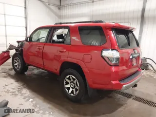 2022 Toyota 4Runner TRD Off Road with VIN JTEPU5JR1N6051181, listed as a IAAI auction lot 40981703 with 45,948 mi miles. Bid and sale history available at carsss.com. Image 3.