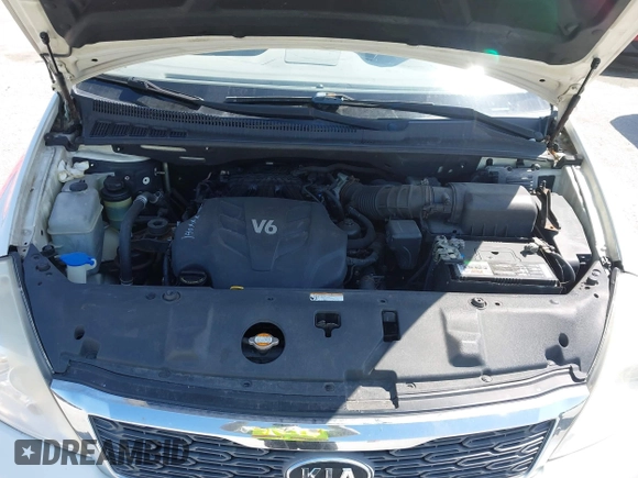 2011 Kia Sedona LX with VIN KNDMG4C79B6409885, listed as a IAAI auction lot 41971702 with 374,233 mi miles. Bid and sale history available at carsss.com. Image 10.