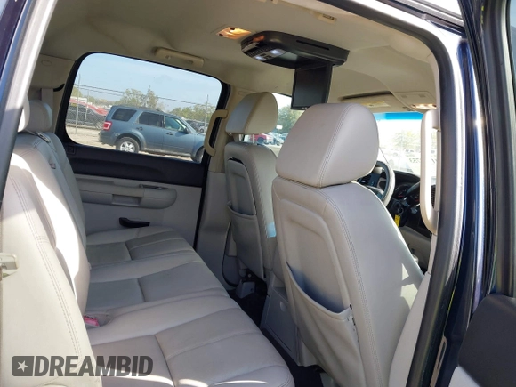 2008 Chevrolet Silverado 1500 1LT with VIN 3GCEC13048G242263, listed as a IAAI auction lot 41720753 with 125,619 mi miles and . Bid and sale history available at DreamBid. Image 8.