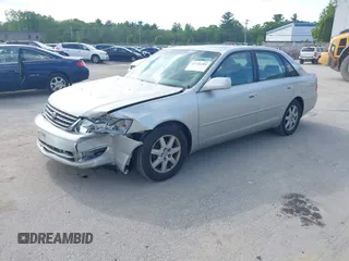 2003 Toyota Avalon XL z VIN 4T1BF28B93U334321, wystawiony jako IAAI lot #42328289 z przebiegiem 138 006 mil mil oraz . Historia ofert i sprzedaży dostępna na DreamBid. Obrazek 2.