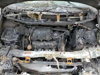 2001 Chrysler Voyager LX with VIN 1C4GJ45341B258517, listed as a Copart auction lot 47789295 with 0 mi miles and Salvage Title. Bid and sale history available at carsss.com. Image 12.