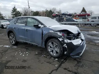 2023 Subaru Solterra Premium z VIN JTMABABA1PA031661, wystawiony jako Copart lot #48266764 z przebiegiem Nie podano mil oraz . Historia ofert i sprzedaży dostępna na DreamBid. Obrazek 4.