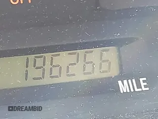 2001 Toyota Avalon XL z VIN 4T1BF28B71U120232, wystawiony jako IAAI lot #42116948 z przebiegiem 196 266 mil mil oraz . Historia ofert i sprzedaży dostępna na DreamBid. Obrazek 7.