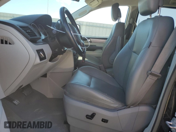 2014 Volkswagen Routan SE with VIN 2C4RVABG9ER135273, listed as a Copart auction lot 45343575 with 94,528 mi miles and Salvage title. Bid and sale history available at DreamBid. Image 7.