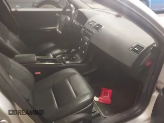 2011 Volvo V50 с VIN YV1672MW8B2597061, выставлен на аукционе IAAI как лот 42083823 с пробегом 164 818 миль миль и . История ставок и продаж доступна на DreamBid. Изображение 5.