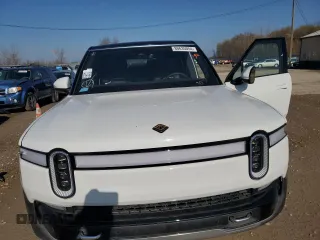 2024 Rivian R1S Adventure with VIN 7PDSGABA6RN039832, listed as a Copart auction lot 80635054 with Not Provided miles and Salvage Title. Bid and sale history available at carsss.com. Image 11.