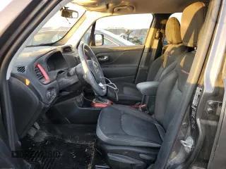2020 Jeep Renegade Trailhawk z VIN ZACNJBC11LPL31734, wystawiony jako Copart lot #67202952 z przebiegiem 12 368 mil mil oraz Nie do naprawy • Non repairable. Historia ofert i sprzedaży dostępna na DreamBid. Obrazek 7.