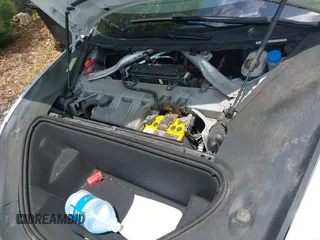 2017 Tesla Model S 100D z VIN 5YJSA1E28HF199074, wystawiony jako IAAI lot #42449671 z przebiegiem 172 910 mil mil oraz . Historia ofert i sprzedaży dostępna na DreamBid. Obrazek 10.