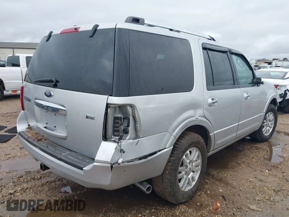 2013 Ford Expedition Limited с VIN 1FMJU1K58DEF53023, выставлен на аукционе IAAI как лот 41719645 с пробегом 113 824 миль миль и . История ставок и продаж доступна на DreamBid. Изображение 4.