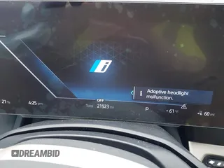2022 BMW iX xDrive50 z VIN WB523CF03NCK45675, wystawiony jako IAAI lot #41443866 z przebiegiem 21 923 mil mil oraz . Historia ofert i sprzedaży dostępna na DreamBid. Obrazek 15.