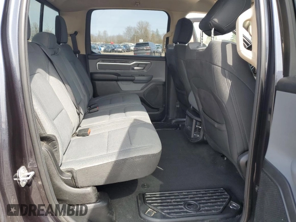 2019 Ram 1500 Big Horn z VIN 1C6SRFFT1KN621098, wystawiony jako Copart lot #52895395 z przebiegiem 66 458 mil mil oraz Szkoda całkowita • Salvage title. Historia ofert i sprzedaży dostępna na DreamBid. Obrazek 10.