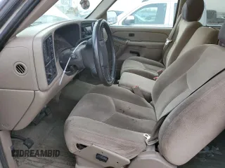 2004 GMC Sierra 2500HD SLE z VIN 1GTHK29U64E336548, wystawiony jako Copart lot #44979505 z przebiegiem 226 577 mil mil oraz Szkoda całkowita • Salvage title. Historia ofert i sprzedaży dostępna na DreamBid. Obrazek 7.