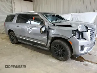 2021 GMC Yukon XL SLT with VIN 1GKS2GKT1MR310067, listed as a Copart auction lot 43961045 with 112,946 mi miles and Salvage Title. Bid and sale history available at carsss.com. Image 4.