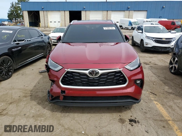 2022 Toyota Highlander XLE with VIN 5TDHZRBH6NS570427, listed as a Copart auction lot 51982165 with 34,072 mi miles and Clean title. Bid and sale history available at DreamBid. Image 5.
