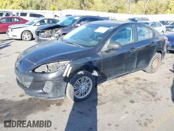 2013 Mazda 3 i Sport z VIN JM1BL1UP4D1779402, wystawiony jako IAAI lot #40728106 z przebiegiem 166 981 mil mil oraz . Historia ofert i sprzedaży dostępna na DreamBid. Obrazek 2.