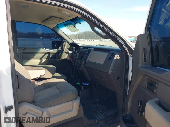 2009 Ford F-150 STX with VIN 1FTRX14W99FB06528, listed as a IAAI auction lot 41530775 with 459,021 mi miles. Bid and sale history available at carsss.com. Image 5.