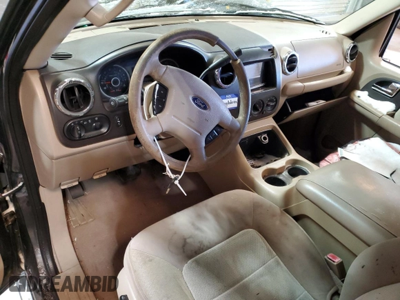 2005 Ford Expedition Special Service with VIN 1FMPU15545LA54710, listed as a Copart auction lot 53736614 with 205,110 mi miles and Salvage Title. Bid and sale history available at carsss.com. Image 8.