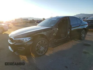 2018 BMW 5 Series 530e z VIN WBAJA9C58JB249470, wystawiony jako Copart lot #46319335 z przebiegiem 28 000 mil mil oraz Szkoda całkowita • Salvage title. Historia ofert i sprzedaży dostępna na DreamBid. Obrazek 1.