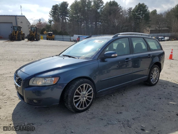 2008 Volvo V50 2.5T R-Design with VIN YV1MJ672382393091, listed as a Copart auction lot 52884685 with 61,939 mi miles and Clean Title. Bid and sale history available at carsss.com. Image 1.
