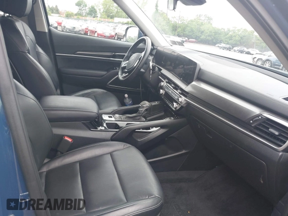 2023 Kia Telluride S with VIN 5XYP64GC0PG391725, listed as a IAAI auction lot 42380243 with 28,269 mi miles and . Bid and sale history available at DreamBid. Image 5.
