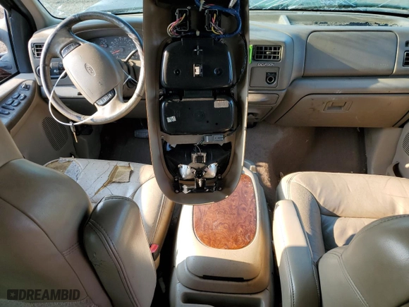 2000 Ford Excursion Limited with VIN 1FMSU43F4YEC77037, listed as a Copart auction lot 63666534 with 331,884 mi miles and Clean Title. Bid and sale history available at carsss.com. Image 8.