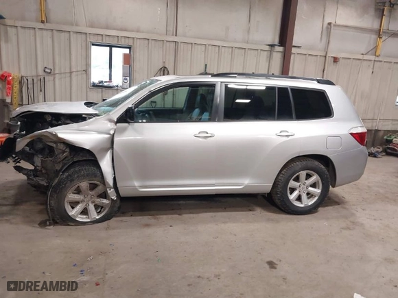 2010 Toyota Highlander SE with VIN 5TDJK3EH8AS010675, listed as a IAAI auction lot 41749187 with 1 mi miles. Bid and sale history available at carsss.com. Image 14.