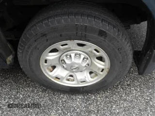 2018 Nissan NV Cargo S z VIN 1N6BF0LY9JN805618, wystawiony jako IAAI lot #42404677 z przebiegiem 257 119 mil mil oraz . Historia ofert i sprzedaży dostępna na DreamBid. Obrazek 11.