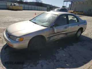 1994 Honda Accord LX with VIN 1HGCD5638RA124560, listed as a Copart auction lot 48772515 with 208,265 mi miles and Salvage Title. Bid and sale history available at carsss.com. Image 1.