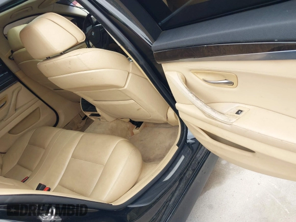 2011 BMW 5 Series 535i z VIN WBAFR7C55BC600687, wystawiony jako IAAI lot #42287337 z przebiegiem 213 734 mil mil oraz . Historia ofert i sprzedaży dostępna na DreamBid. Obrazek 8.