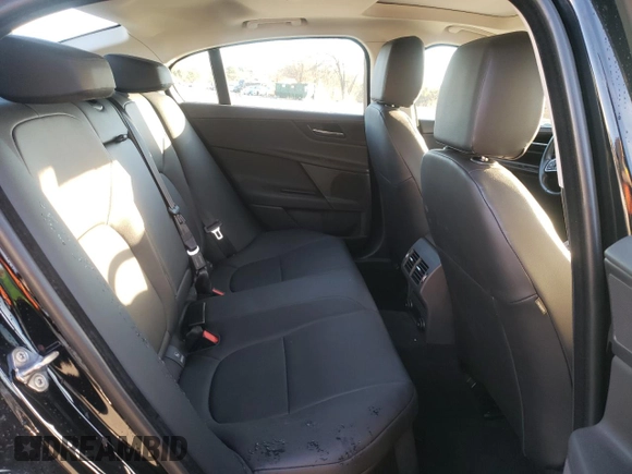2019 Jaguar XE 25t Premium with VIN SAJAD4FX0KCP47752, listed as a Copart auction lot 87011974 with 32,124 mi miles and Salvage Title. Bid and sale history available at carsss.com. Image 10.