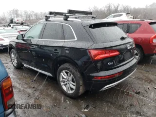 2020 Audi Q5 Premium with VIN WA1ANAFY7L2045884, listed as a Copart auction lot 72488902 with 34,008 mi miles. Bid and sale history available at carsss.com. Image 2.