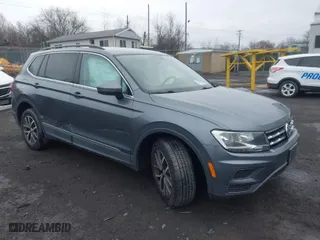 2020 Volkswagen Tiguan SE with VIN 3VV3B7AX0LM086621, listed as a IAAI auction lot 41941639 with 86,732 mi miles. Bid and sale history available at carsss.com. Image 1.