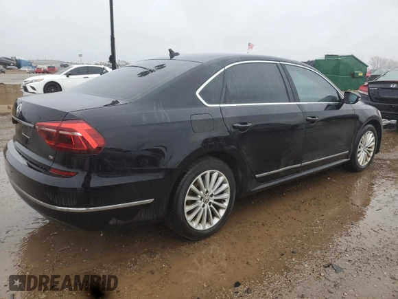 2017 Volkswagen Passat SE z VIN 1VWBT7A35HC005459, wystawiony jako Copart lot #43448015 z przebiegiem 141 540 mil mil oraz Szkoda całkowita • Salvage title. Historia ofert i sprzedaży dostępna na DreamBid. Obrazek 3.