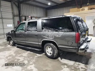 1999 GMC Suburban with VIN 3GKEC16R7XG548046, listed as a Copart auction lot 41491645 with 269,120 mi miles and Salvage Title. Bid and sale history available at carsss.com. Image 2.