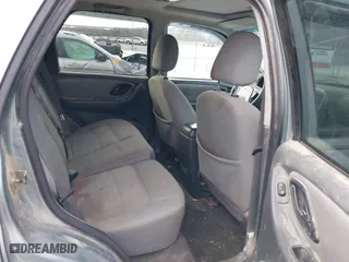2007 Ford Escape XLT with VIN 1FMYU03107KA50631, listed as a IAAI auction lot 41374784 with 174,870 mi miles. Bid and sale history available at carsss.com. Image 8.