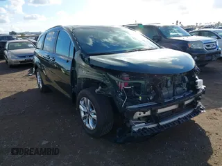 2024 Toyota Sienna XLE with VIN 5TDJSKFC7RS135935, listed as a IAAI auction lot 41409630 with 5,477 mi miles and . Bid and sale history available at DreamBid. Image 1.
