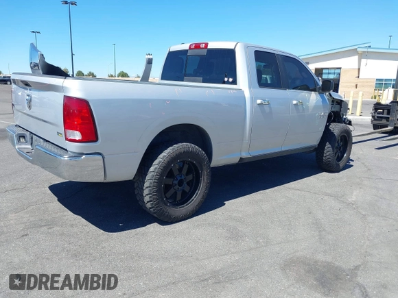 2017 Ram 1500 SLT z VIN 1C6RR6GG9HS804033, wystawiony jako IAAI lot #41707426 z przebiegiem 92 182 mil mil oraz . Historia ofert i sprzedaży dostępna na DreamBid. Obrazek 4.