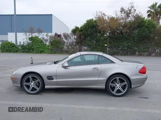 2005 Mercedes-Benz SL 500 z VIN WDBSK75F75F102486, wystawiony jako IAAI lot #42129769 z przebiegiem 61 246 mil mil oraz . Historia ofert i sprzedaży dostępna na DreamBid. Obrazek 14.