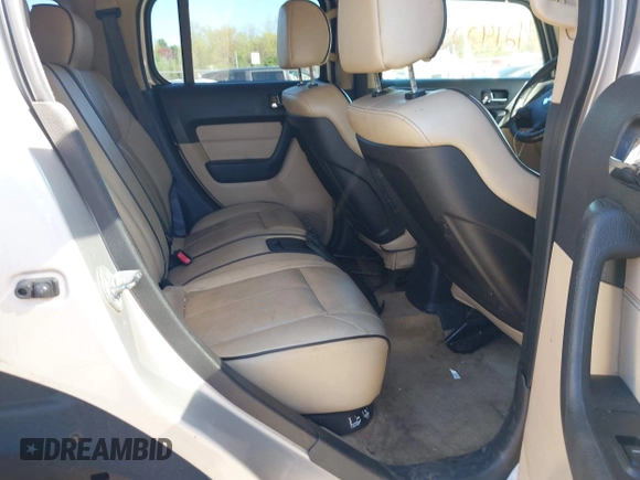 2006 Hummer H3 with VIN 5GTDN136568208970, listed as a IAAI auction lot 42142290 with 194,677 mi miles. Bid and sale history available at carsss.com. Image 8.