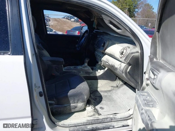 2018 Toyota Tacoma SR with VIN 5TFCZ5AN4JX164600, listed as a IAAI auction lot 41646488 with 87,349 mi miles. Bid and sale history available at carsss.com. Image 5.