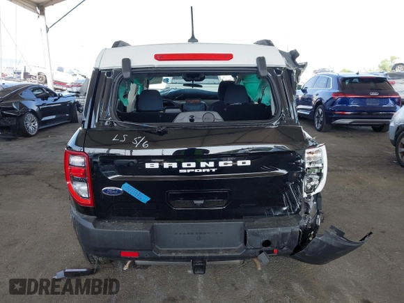 2024 Ford Bronco Sport Heritage z VIN 3FMCR9G63RRF08666, wystawiony jako IAAI lot #42433592 z przebiegiem 11 532 mil mil oraz . Historia ofert i sprzedaży dostępna na DreamBid. Obrazek 16.